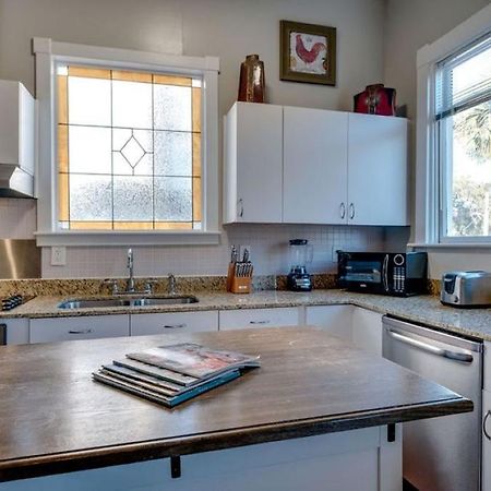 Huge 5 Bed, 5 Bath In Historic Downtown سافانا المظهر الخارجي الصورة